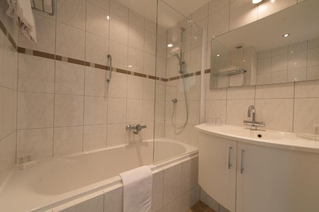 Hotel Hofker نيس الغرفة الصورة